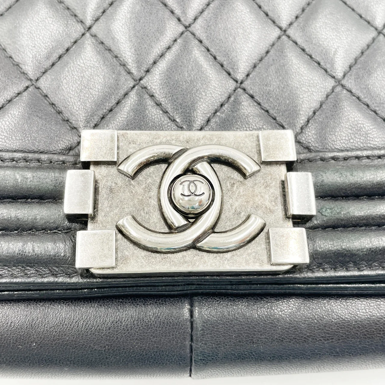 CHANEL LAMB SKIN LE BOY (17 SERIAL CODE) view 9