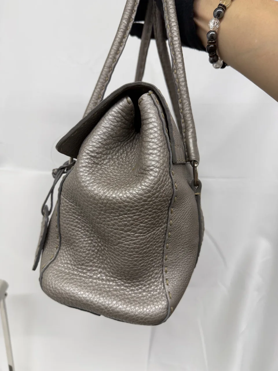 FENDI SELLERIA HANDBAG (GRAY) view 4
