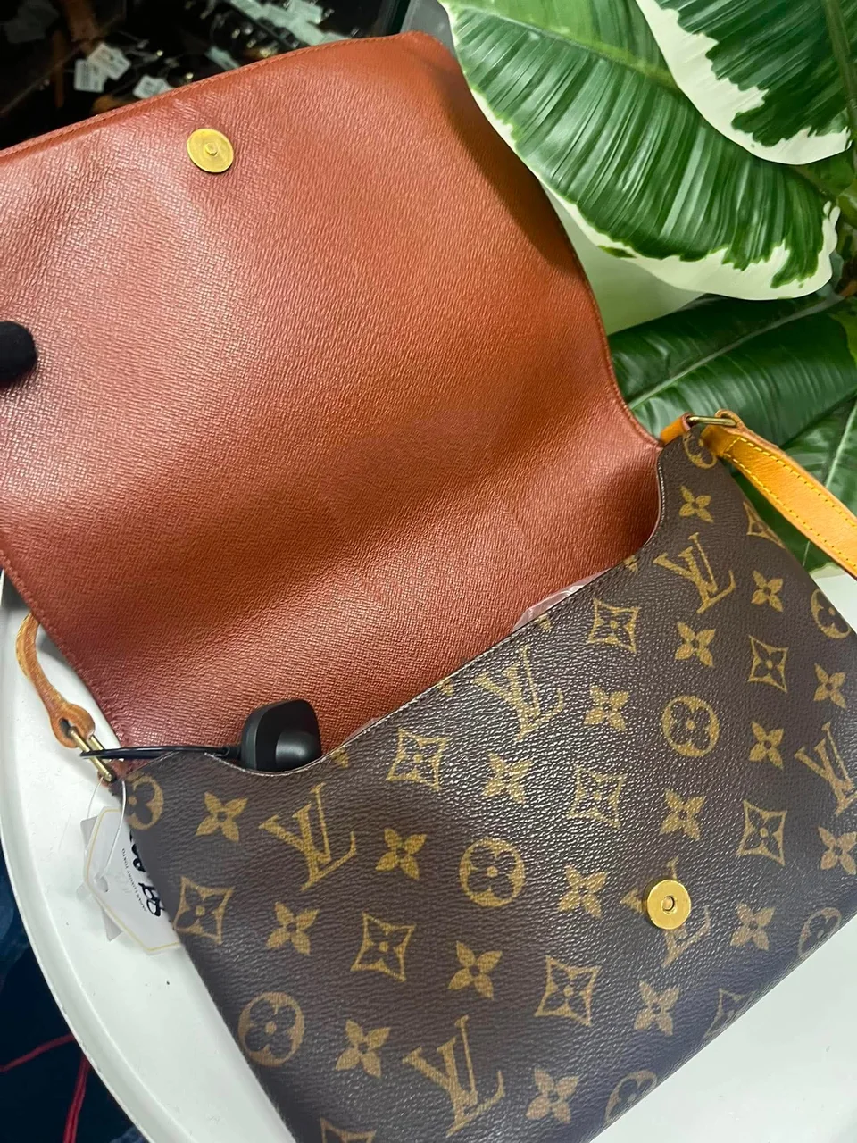 LV MONOGRAM MUSETTE TANGO SHORT photo 7