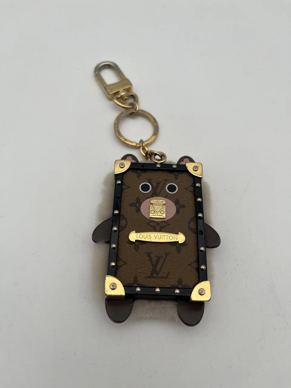 LV CHARM