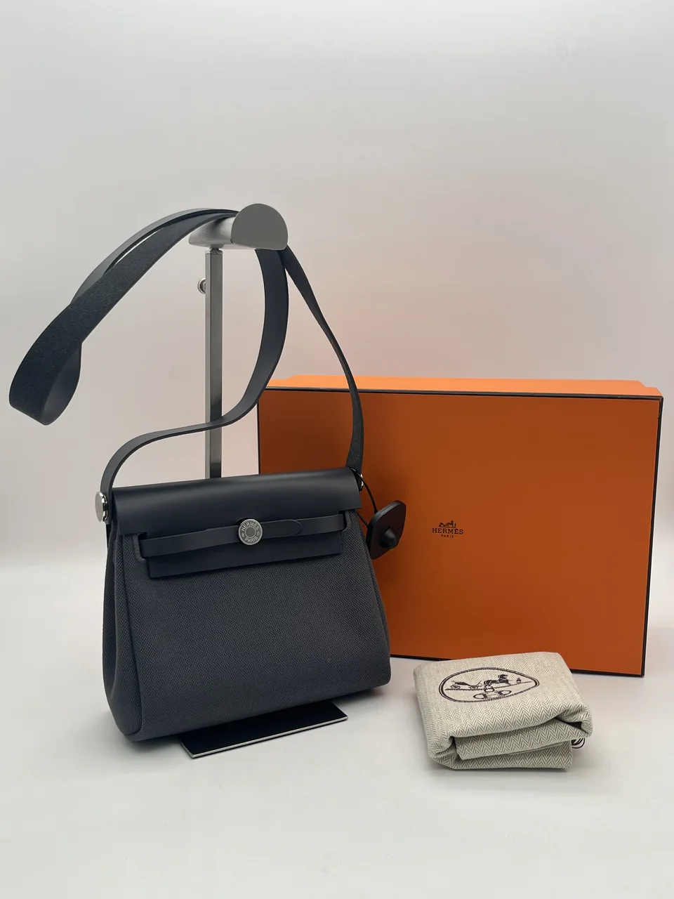HERMES HERBAG ZIP MINI (K STAMP) view 3