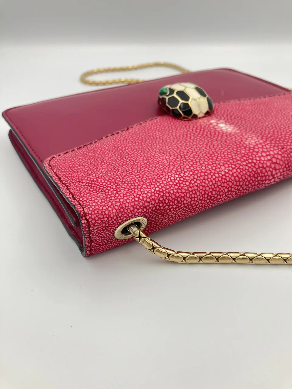 BVLGARI SEPRENTI CHAIN SHOULDER BAG (PINK) view 13