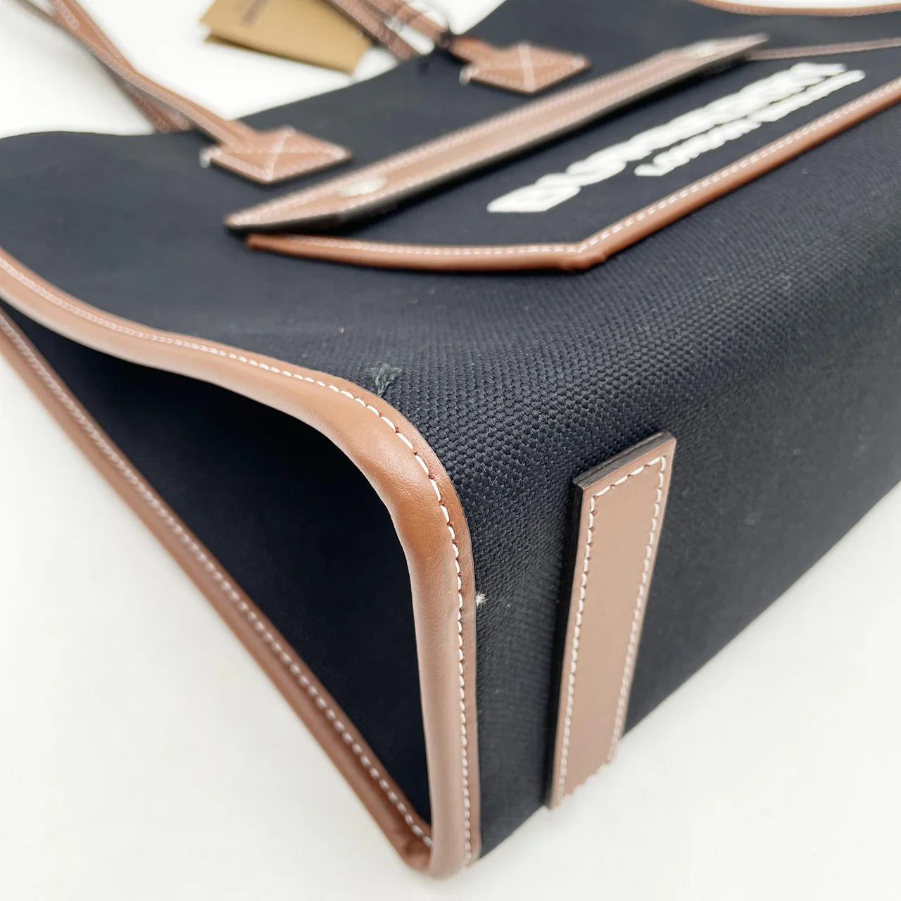 BURBERRY CANVAS TOTE BAG (BLACK) view 4
