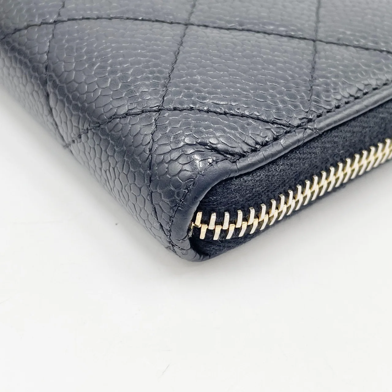 CHANEL CAVIAR ROUND FASTENER LONG WALLET (19 SERIAL CODE) view 7