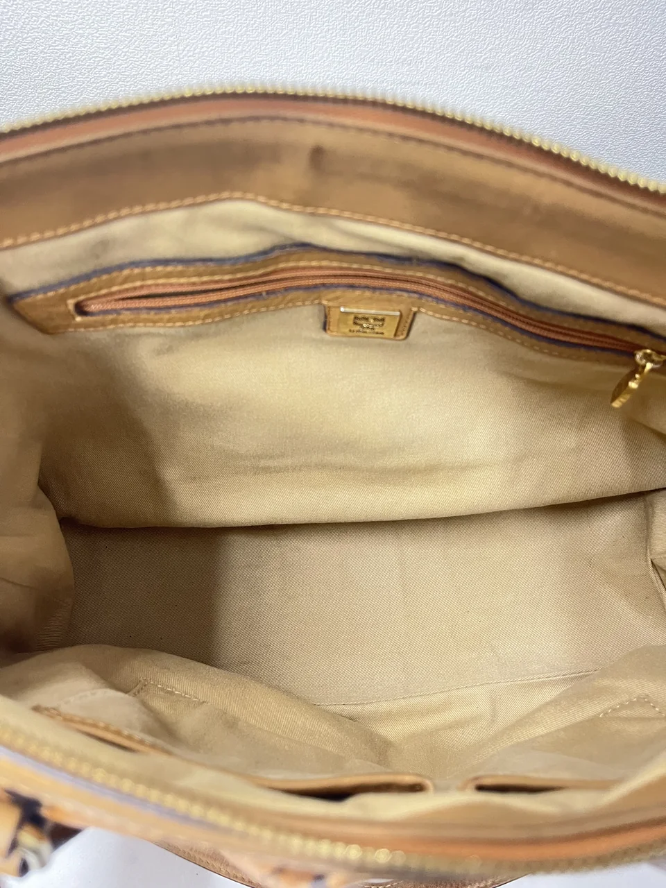 MCM VICETOS TWO-WAY TOTE BAG (CAMEL) view 7