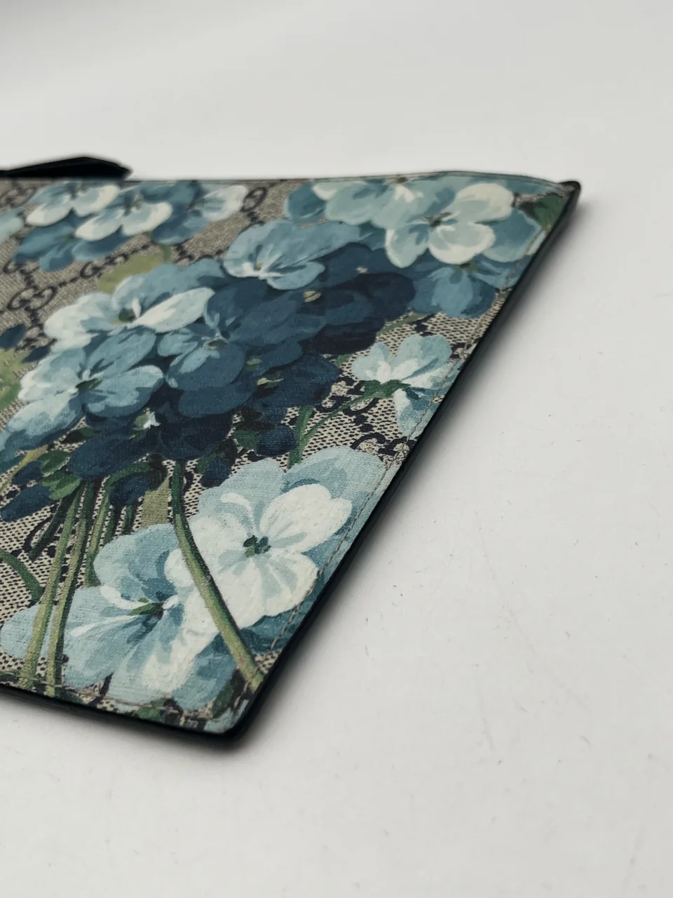 GUCCI GG BLOOMS CLUTCH BAG view 3