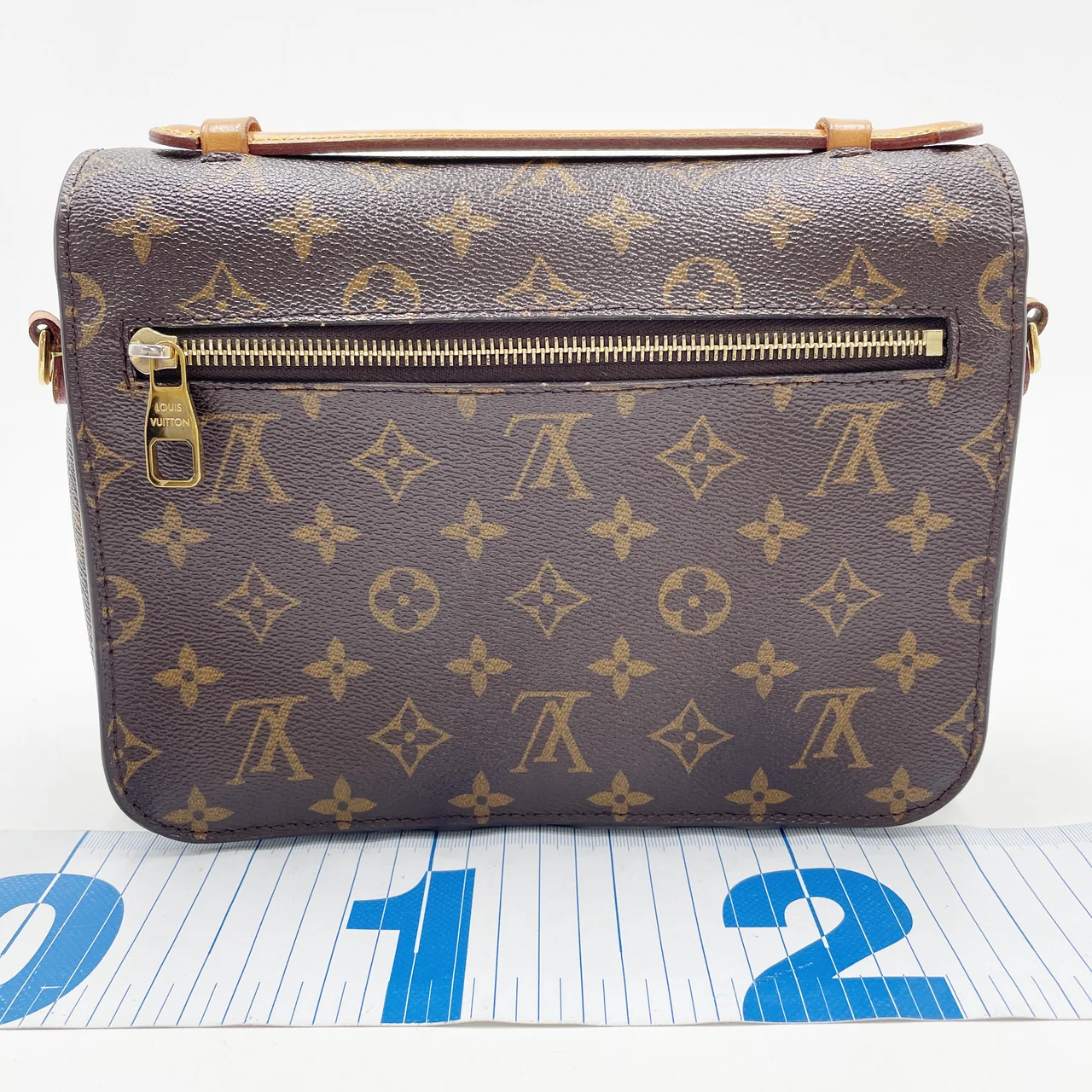 LV MONOGRAM POCHETTE METIS MM hover