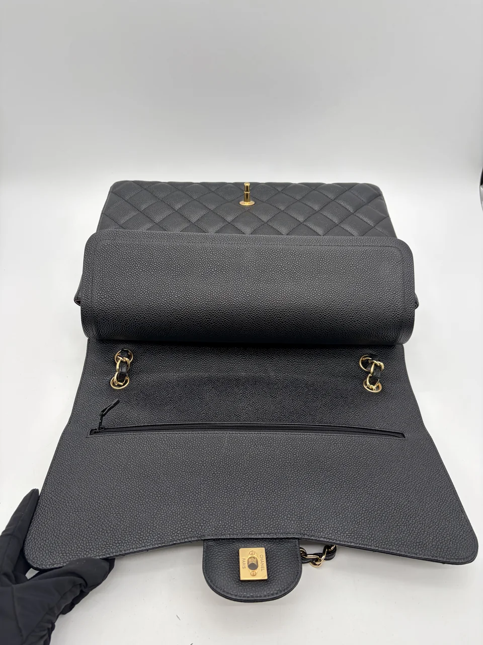 CHANEL CAVIAR MAXI DECA MATELASSE (18 SERIAL CODE) view 9