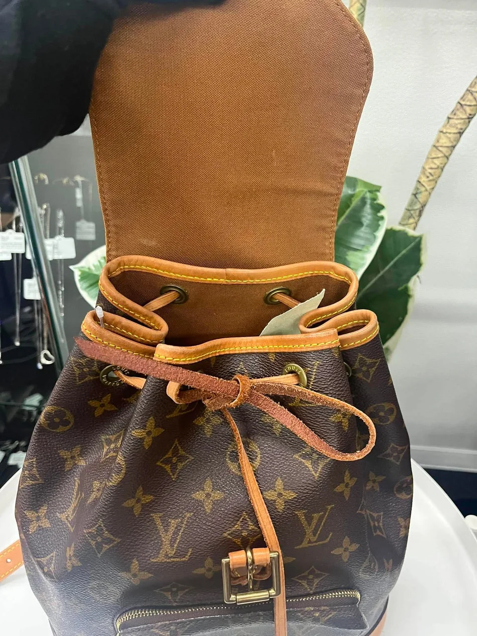 LV MONOGRAM MONTSOURIS MM view 5