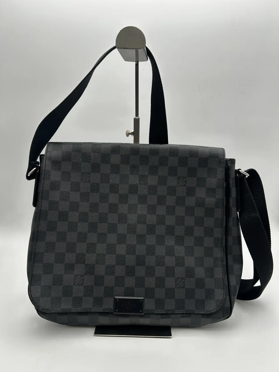 LV GRAPHITE DISTRICT MM