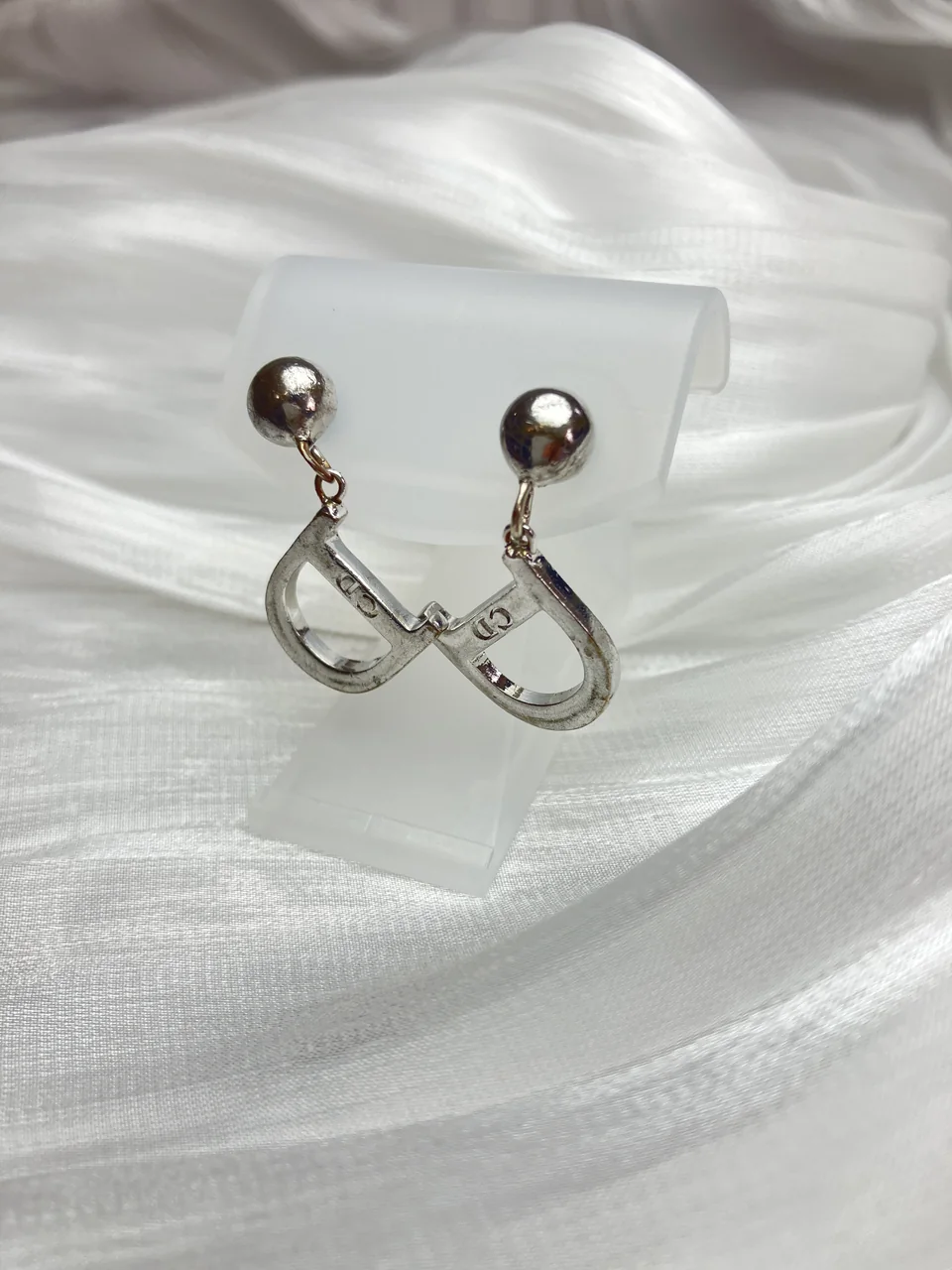 DIOR EARRINGS view 4