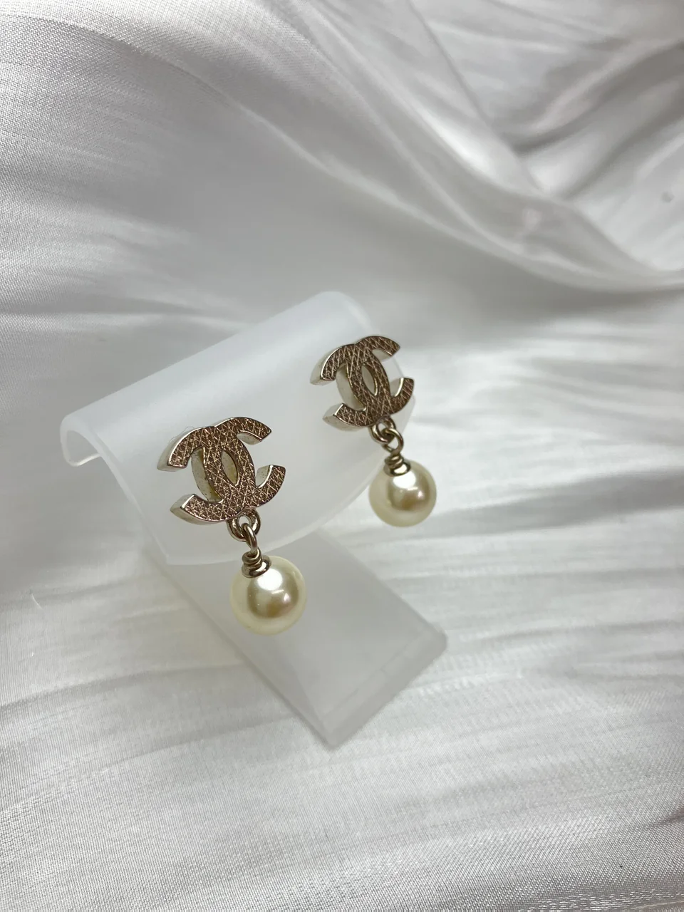 CHANEL EARRINGS hover