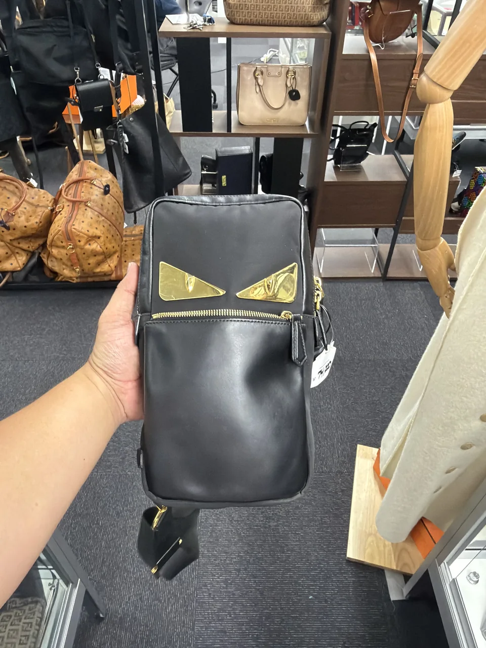 FENDI BUGS EYE MONSTER BODY BAG (BLACK)