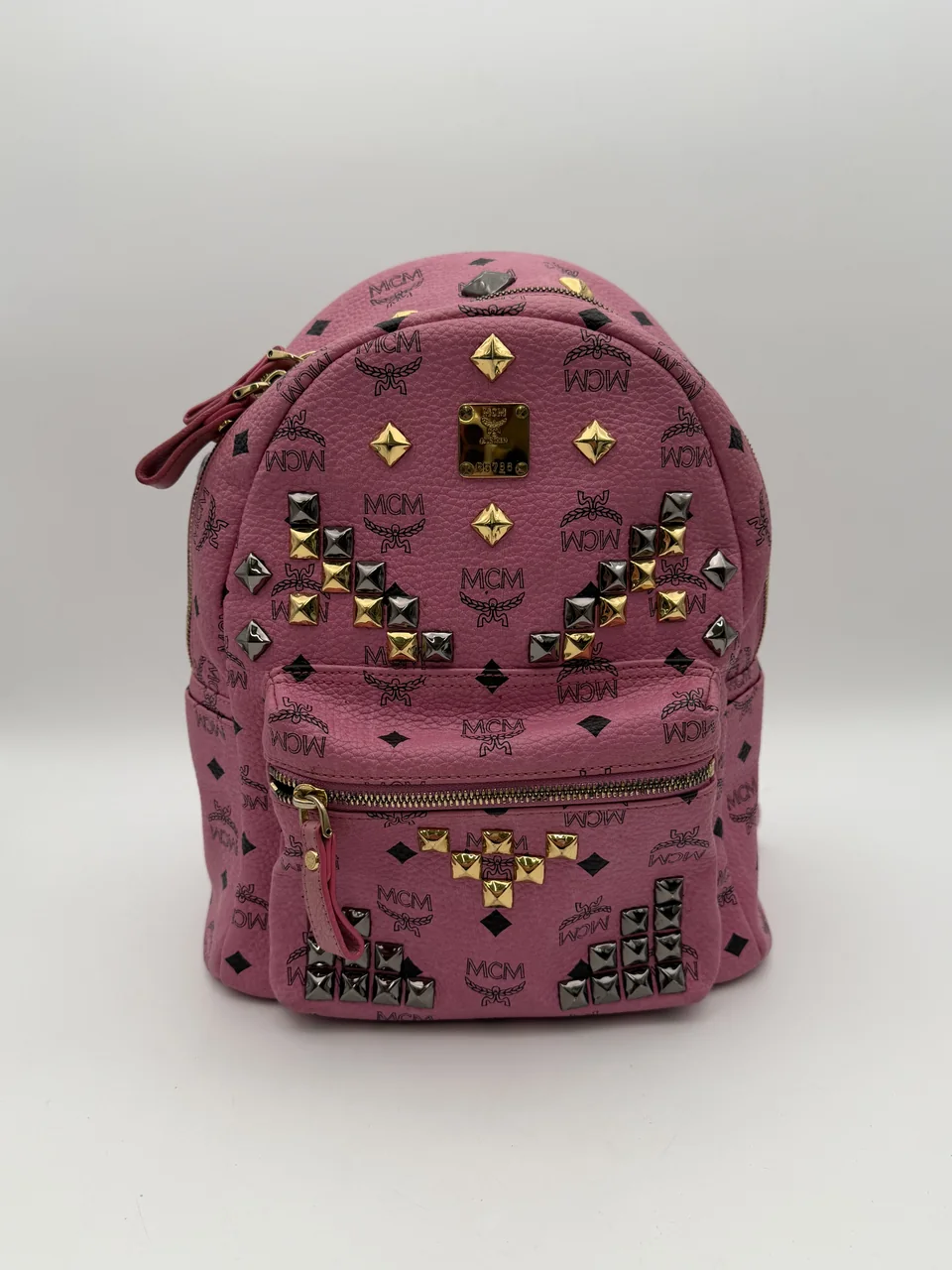 MCM VICETOS STUD MEDIUM BACKPACK (PINK)