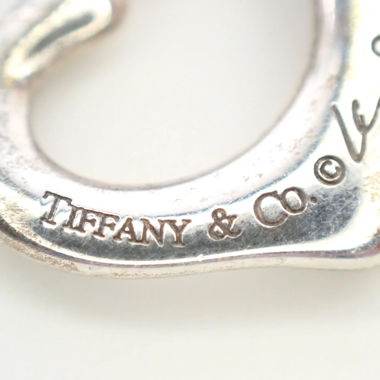TIFFANY&CO. HEART EARRINGS view 4