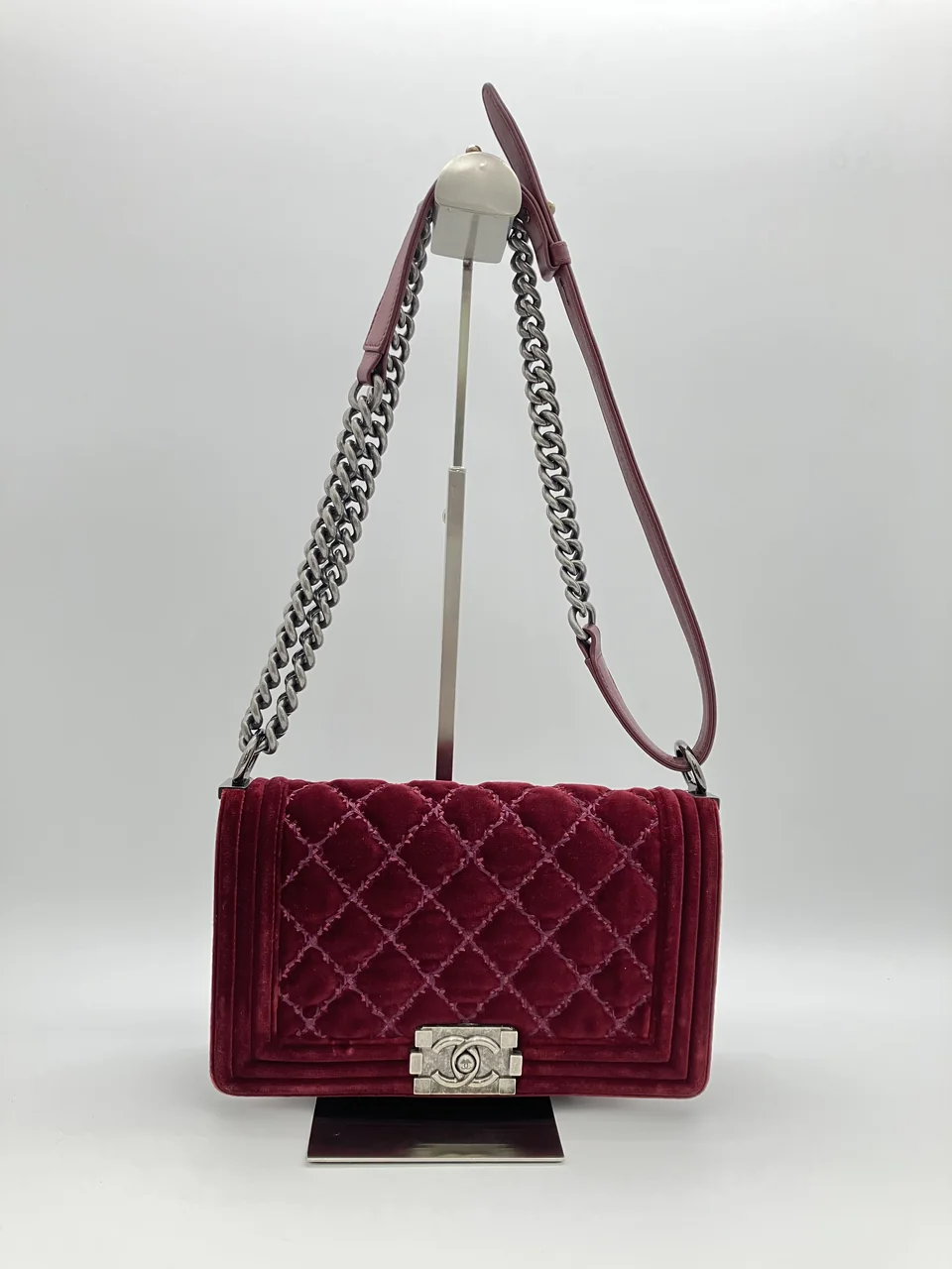 CHANEL MATELASSE WILD STITCH LE BOY (19 SERIAL CODE) hover
