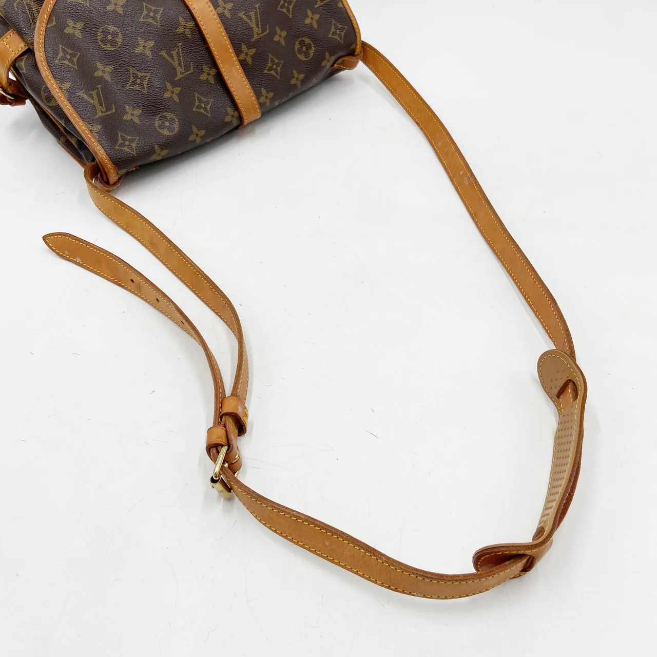 LV MONOGRAM SAUMUR 30 view 6