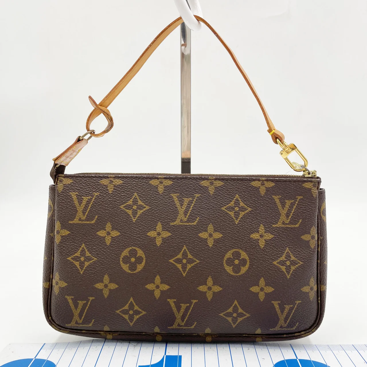 LV MONOGRAM POCHETTE ACCESOIRE view 3