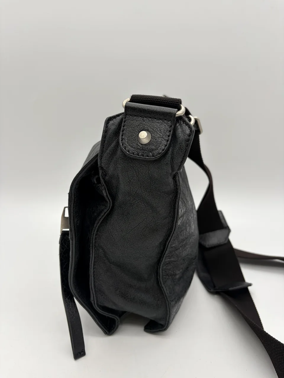 BALENCIAGA CITY SHOULDER BAG (BLACK) view 4