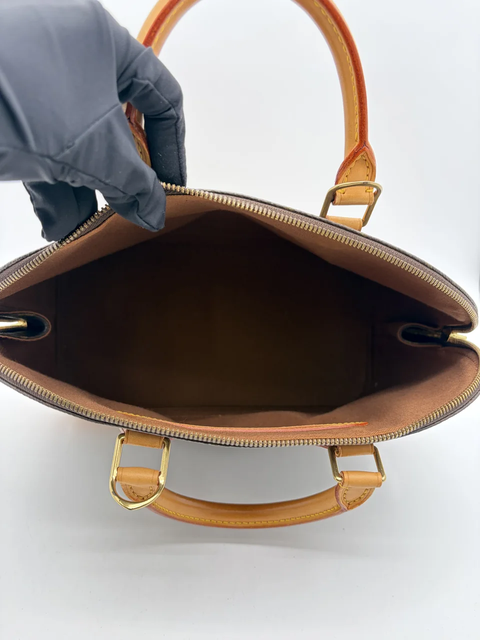 LV MONOGRAM ALMA view 9