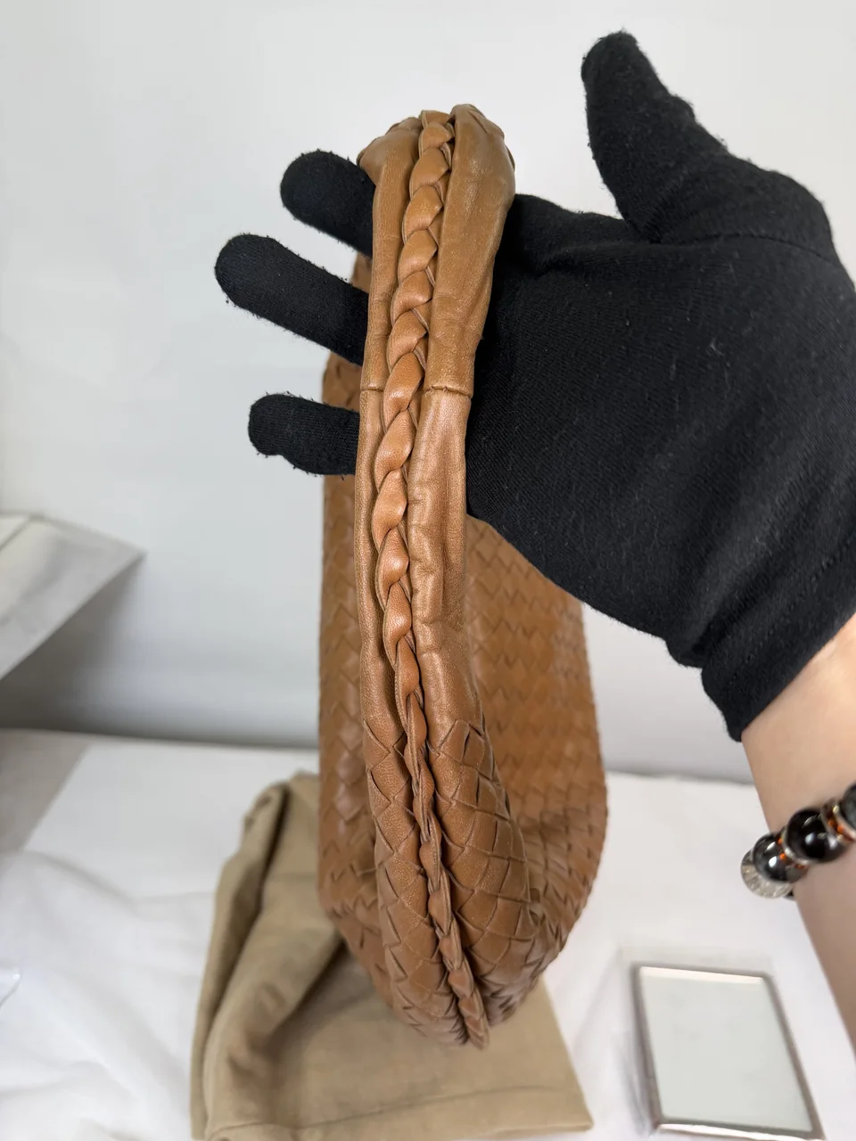 BOTTEGA VENETA INTRECCIATO HOBO MEDIUM (BROWN) view 7
