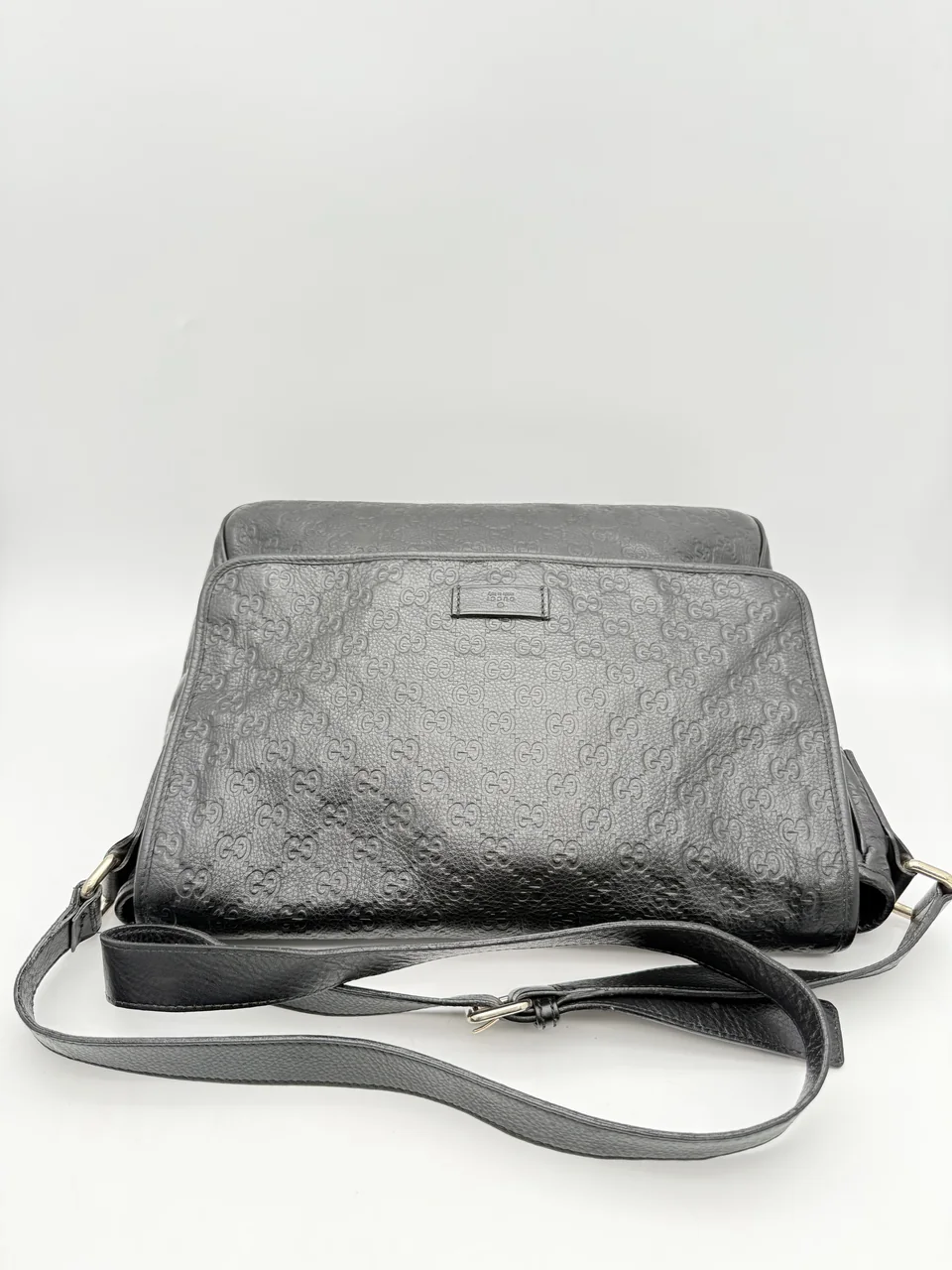 GUCCI GUCCISSIMA SHOULDER BAG (BLACK) view 8