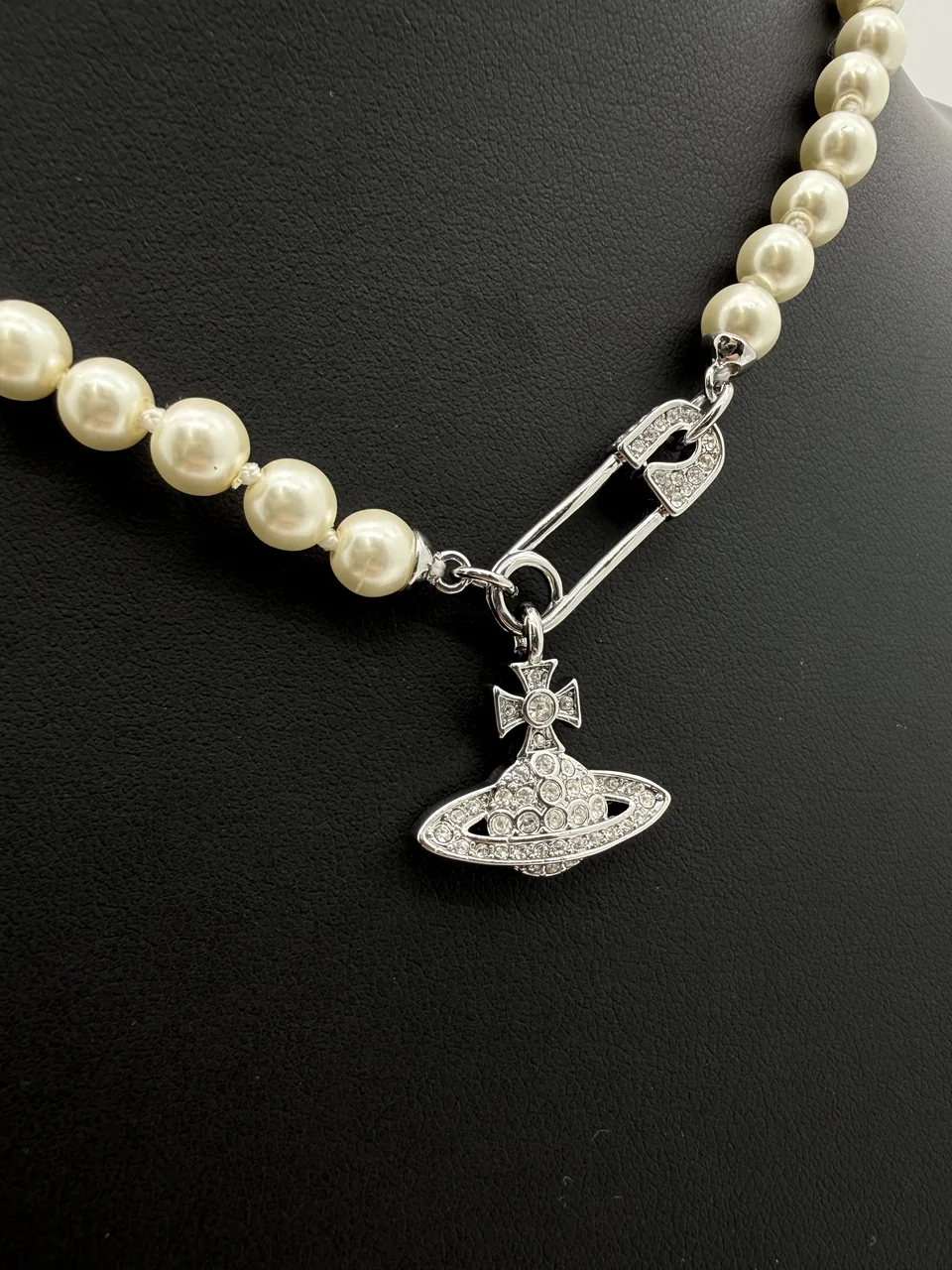 VIVIENNE WESTWOOD NECKLACE view 4