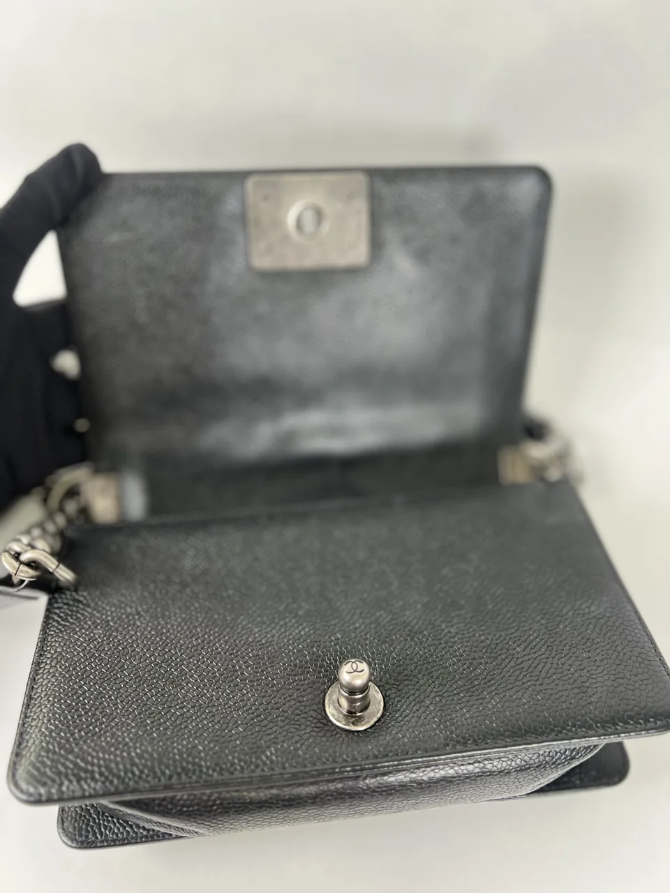 CHANEL CALF SKIN CHEVRON SHOULDER BAG (28 SERIAL CODE) view 14