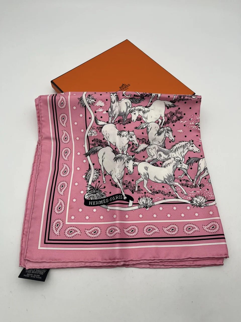 HERMES LES MUSTANG SCARF