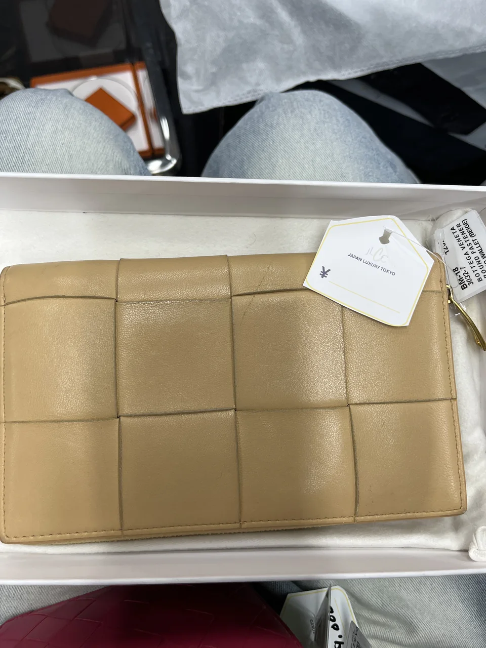 BOTTEGA VENETA ROUND FASTENER LONG WALLET (BEIGE)