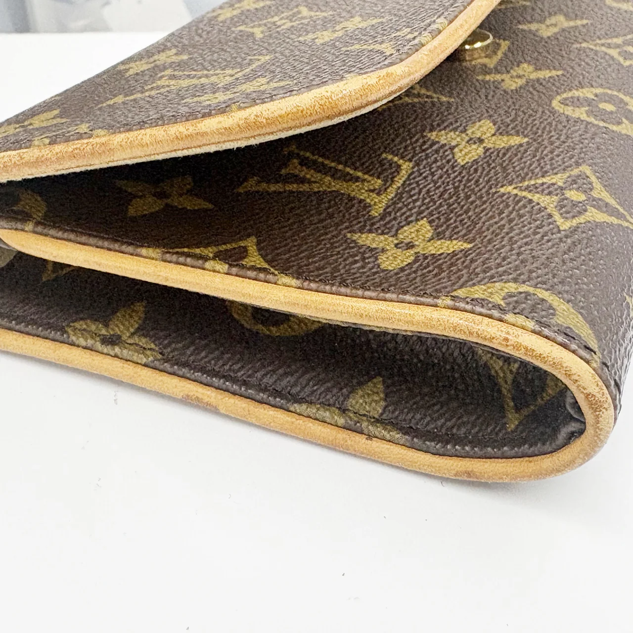 LV MONOGRAM POCHETTE TWIN GM view 5