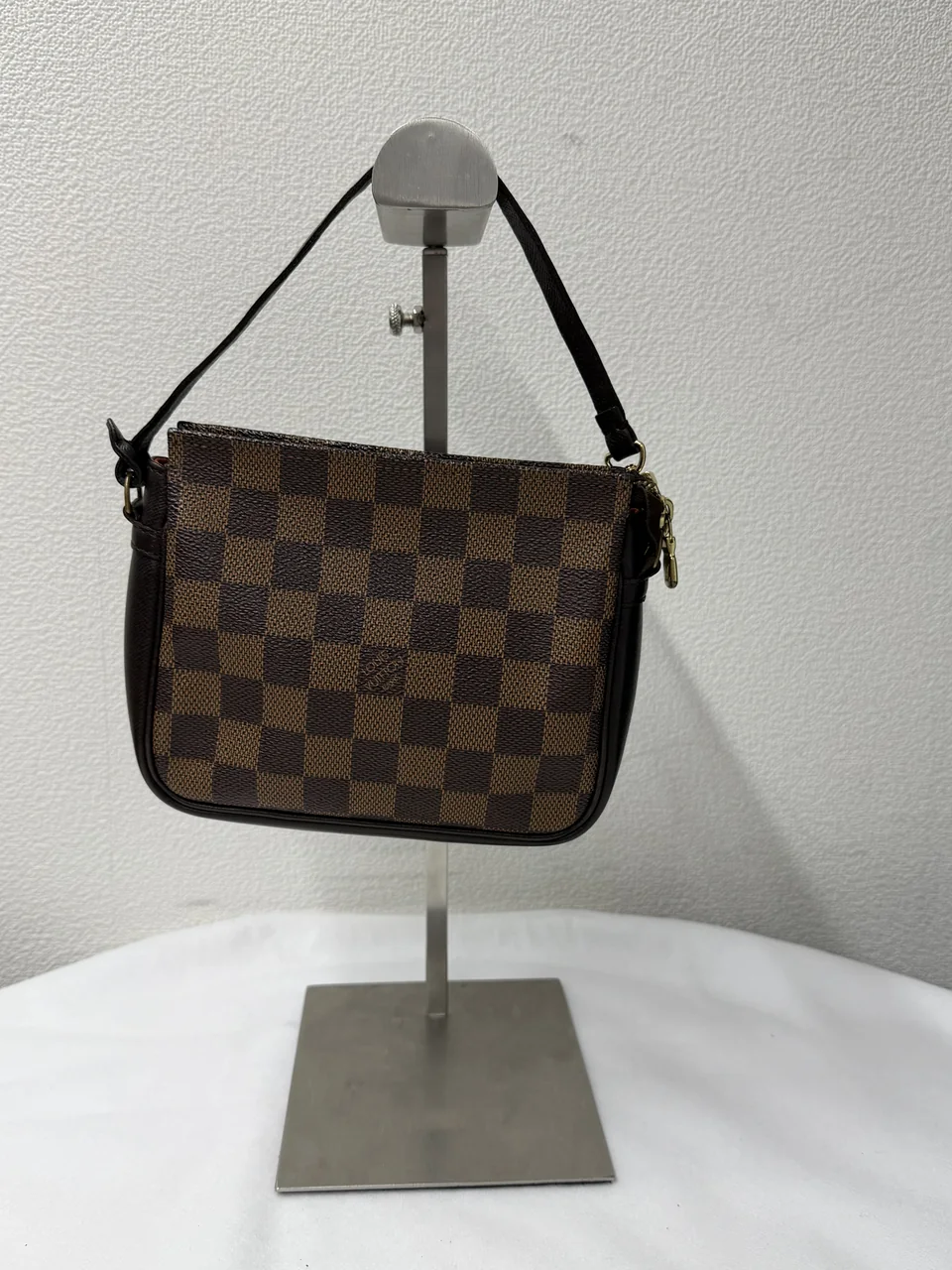 LV TROUSSE MAKEUP view 4