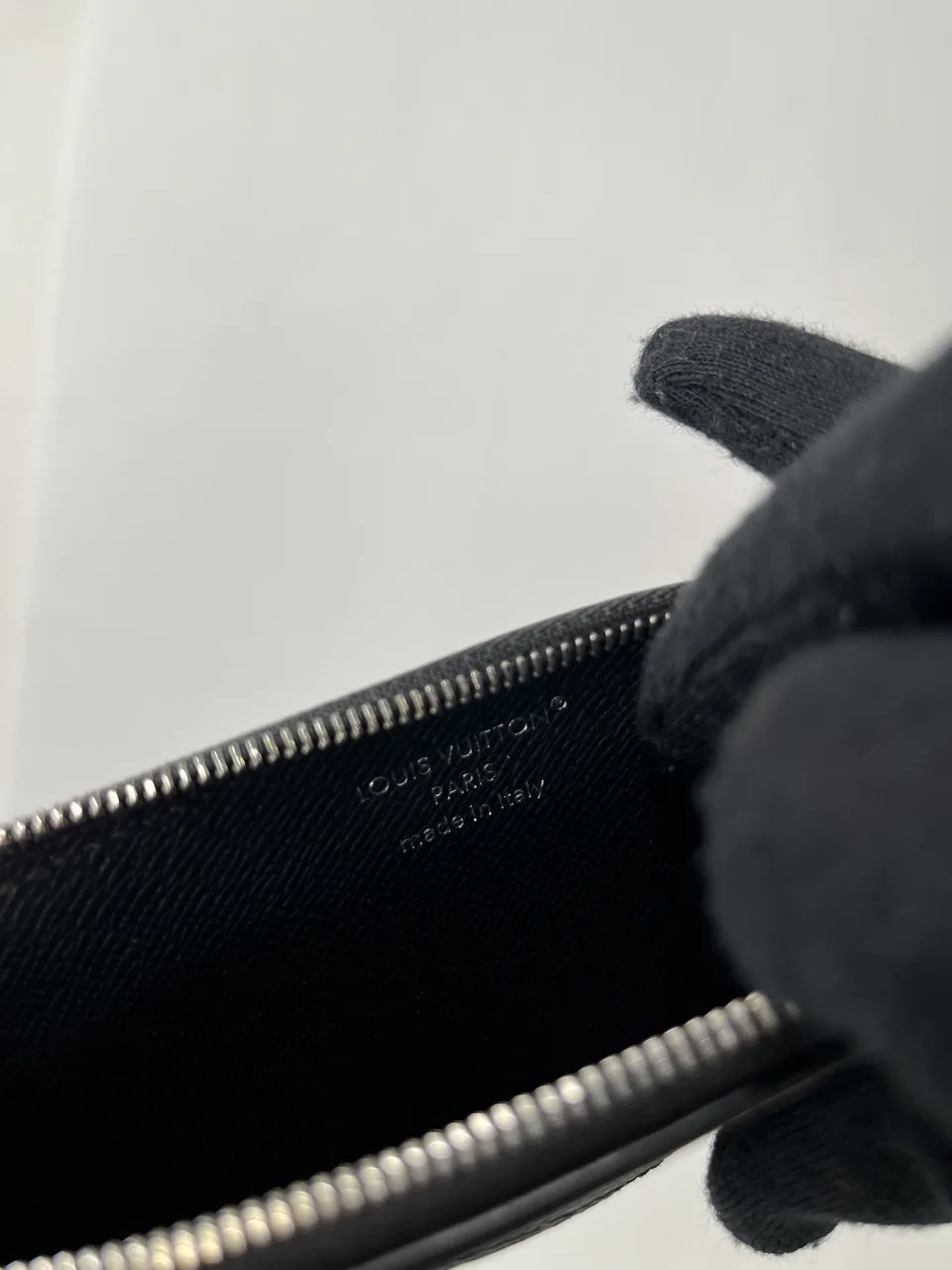 LV TAIGARAMA COIN CARD HOLDER view 7
