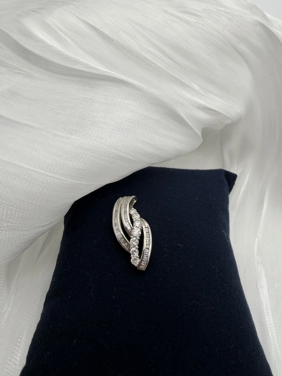 K18WG DIAMOND PENDANT FD1.00CT 3.86G