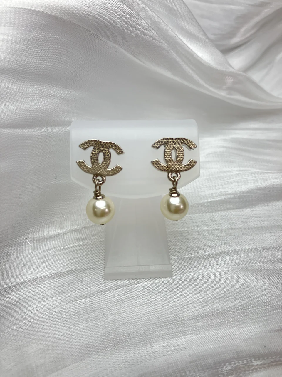 CHANEL EARRINGS view 4