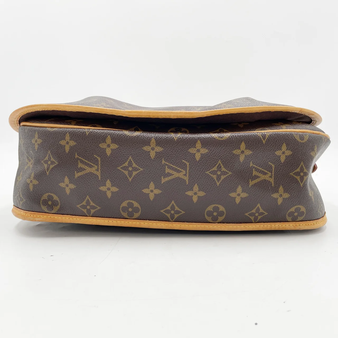LV MONOGRAM MENILMONTANT MM view 10