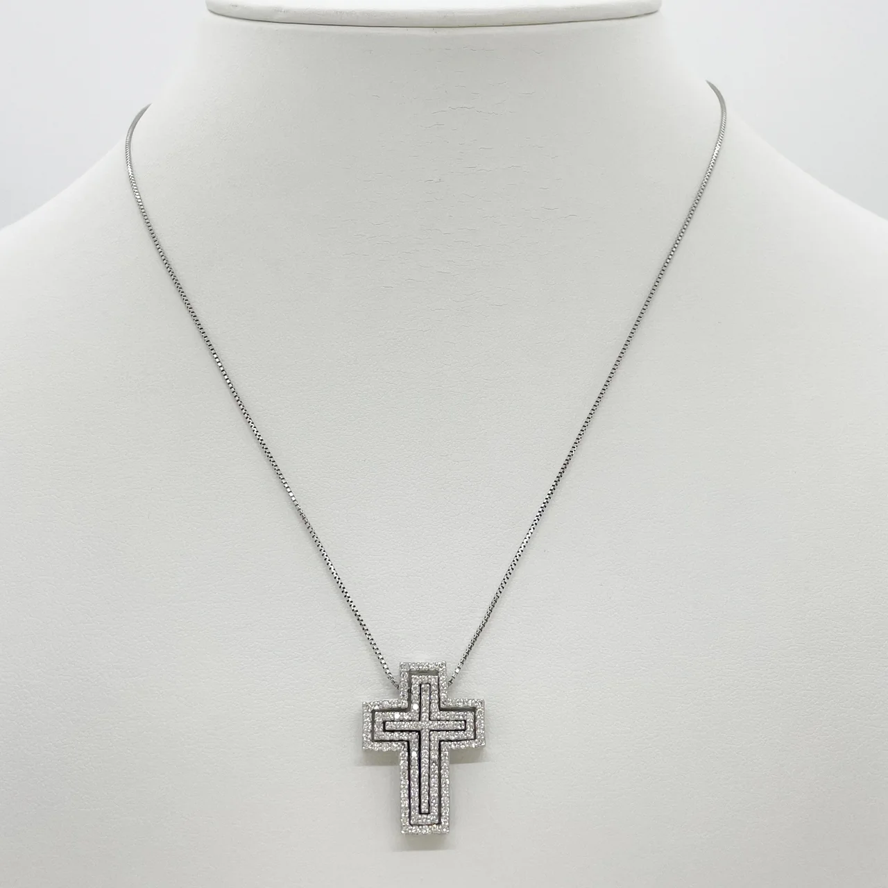 K18 CROSS NECKLACE FD0.33CT 0.27CT/0.10CT 7.7G hover
