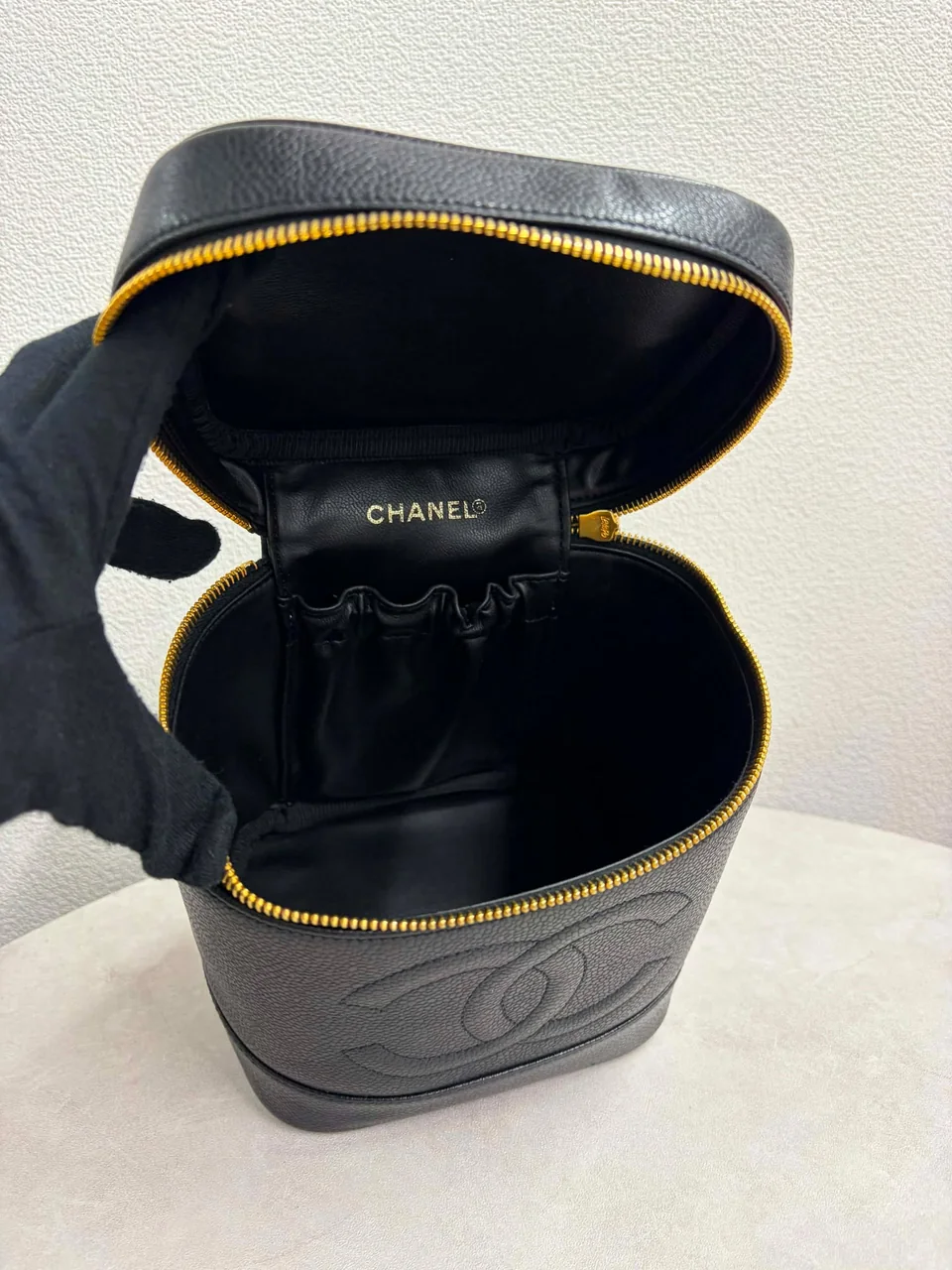 CHANEL CAVIAR VANITY BAG (4 SERIAL CODE) hover