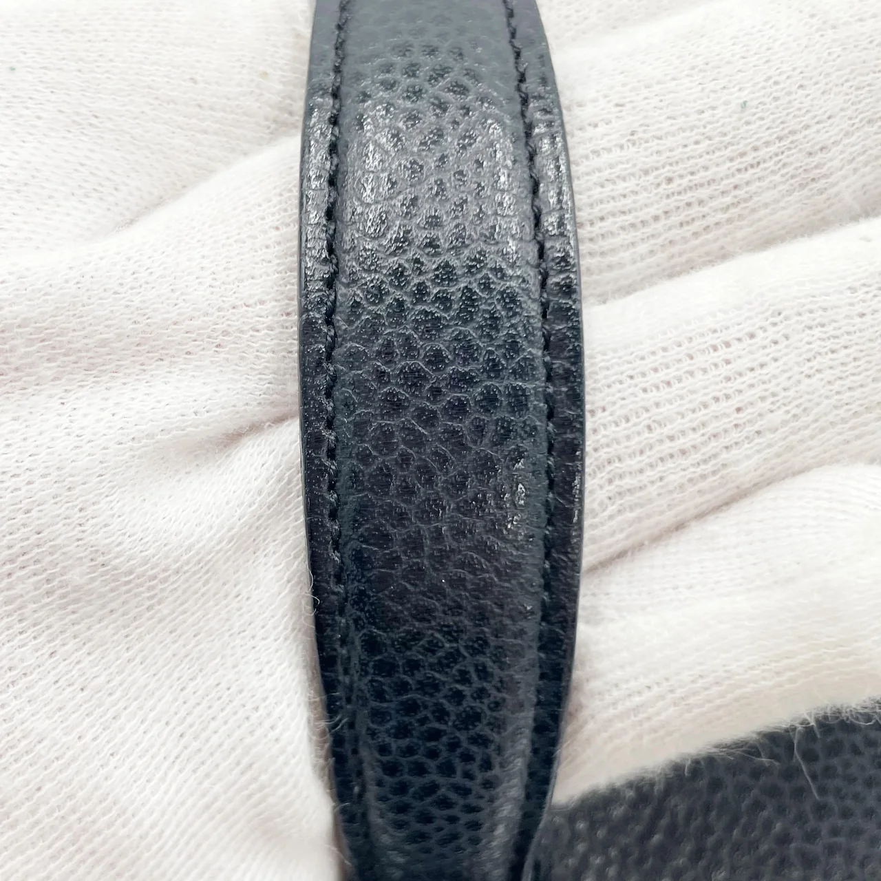 CHANEL CAVIAR VANITY BAG (6 SERIAL CODE) view 8