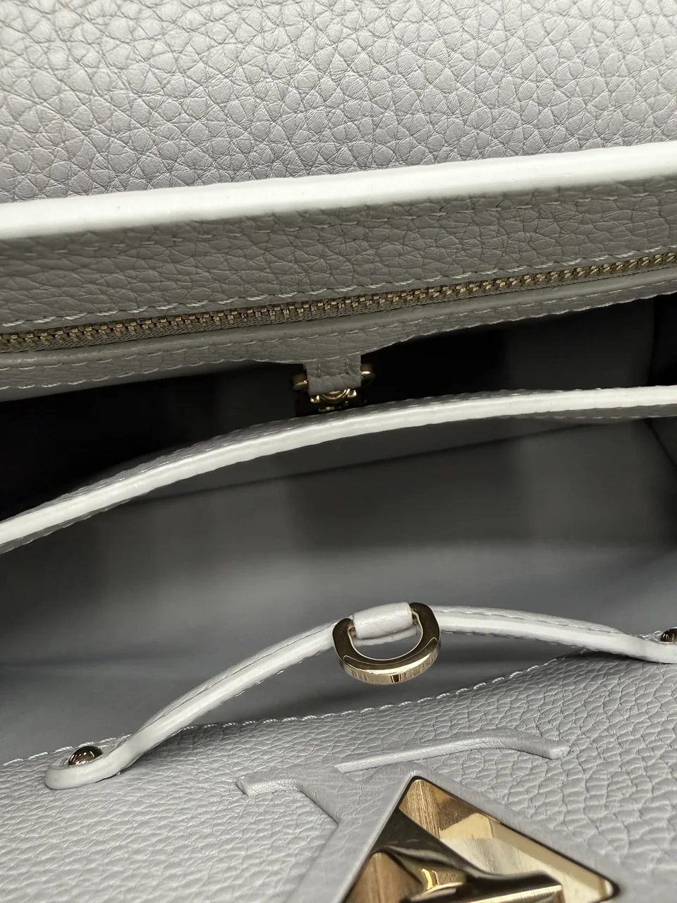 LV CAPUCINE PM view 15