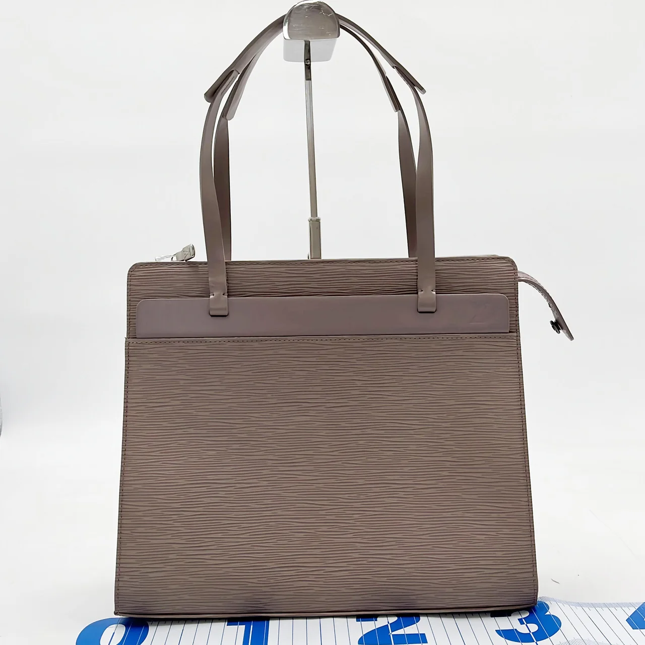 LV EPI CROISETTE PM (LILAC) hover