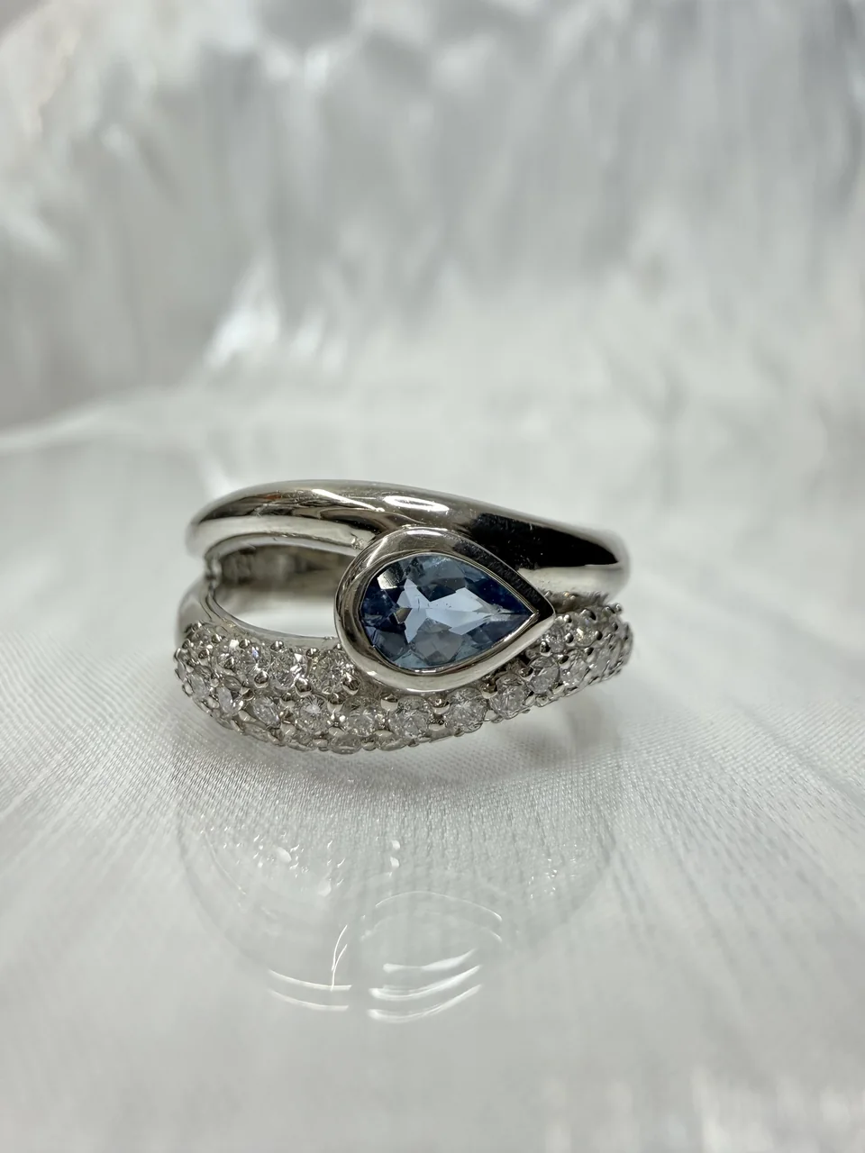 PT90 AQUAMARINE RING AQ0.31CT FD0.43CT 8.9G