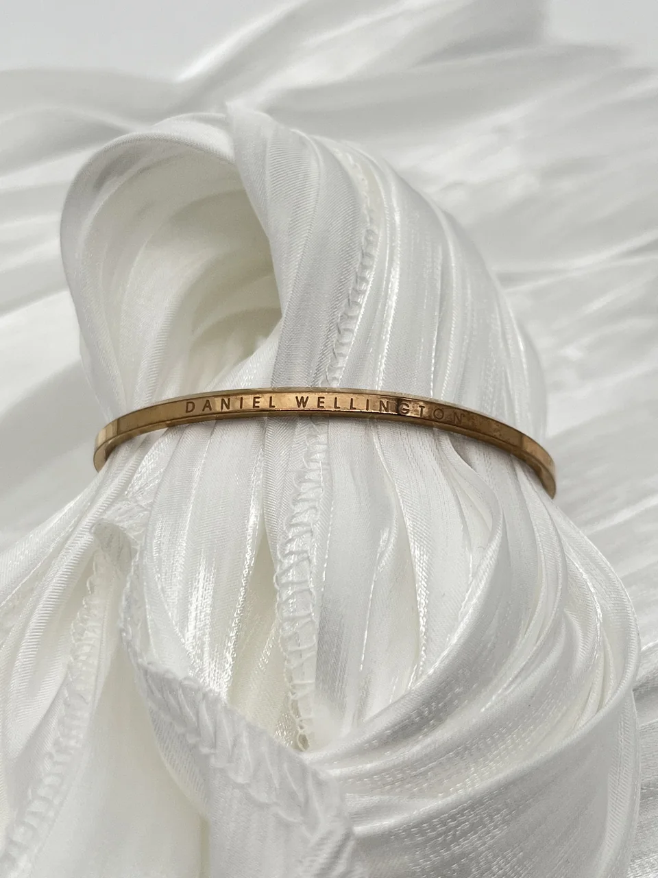 DANIEL WELLINGTON BANGLE