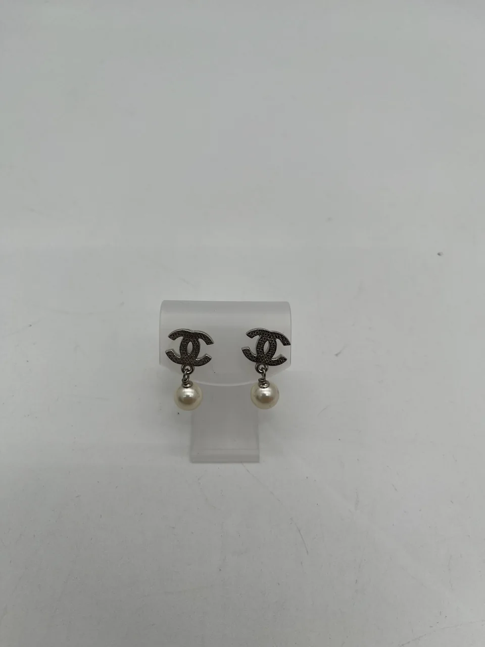 CHANEL EARRINGS hover