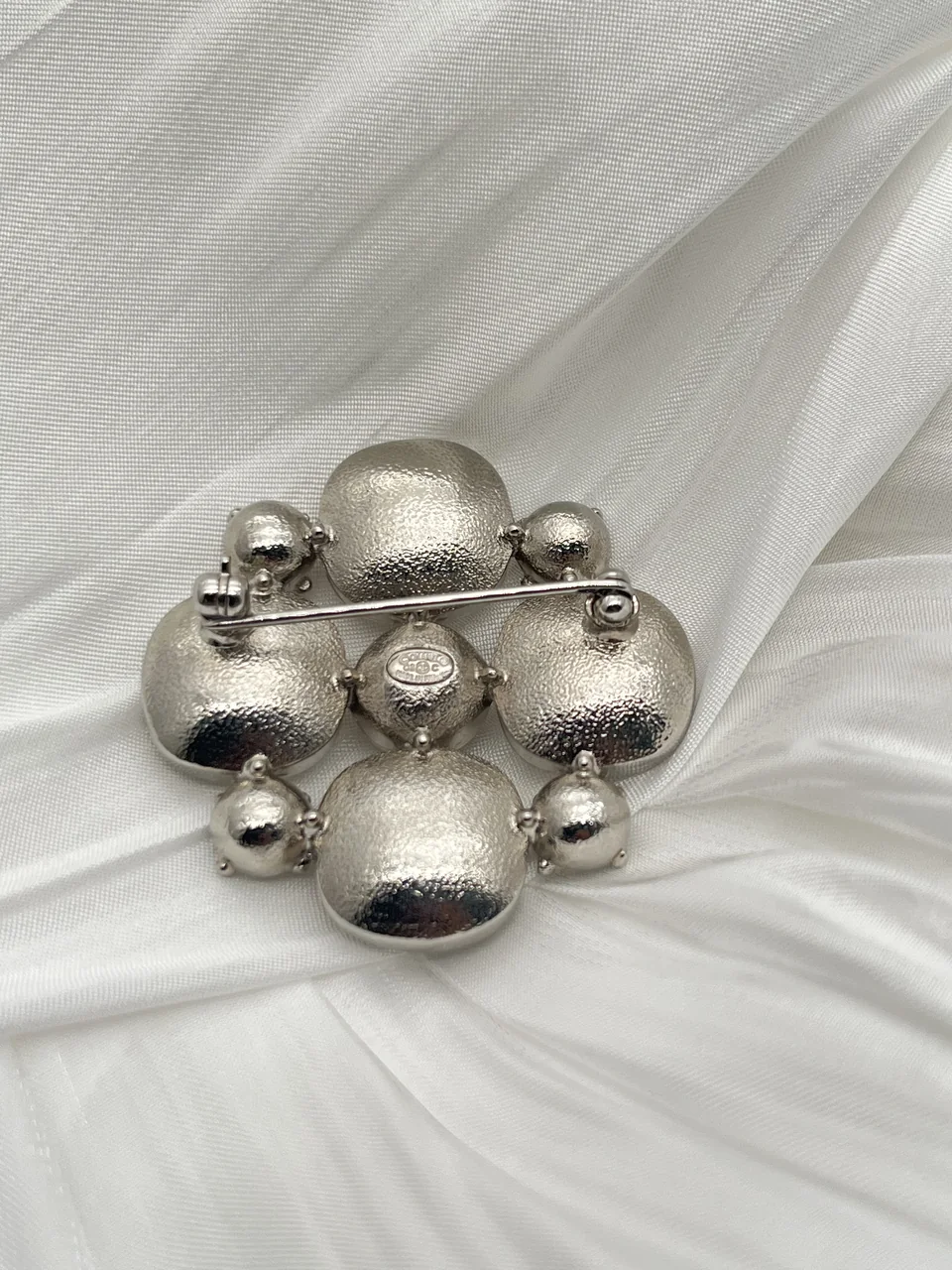 CHANEL BROOCH view 3