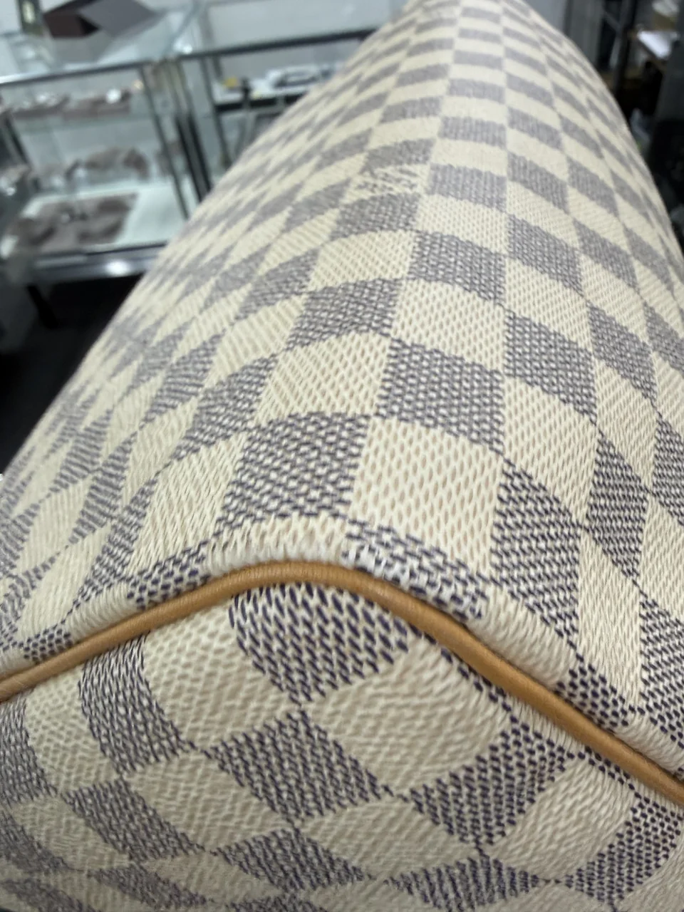 LV AZURE N41369 view 7