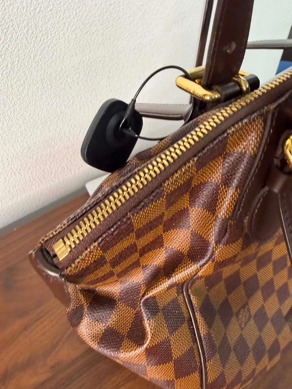 LV HANDBAG view 6