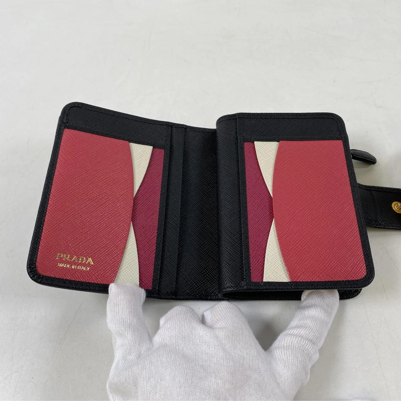 PRADA SAFFIANO BIFOLD WALLET (BLACK/PINK) view 2