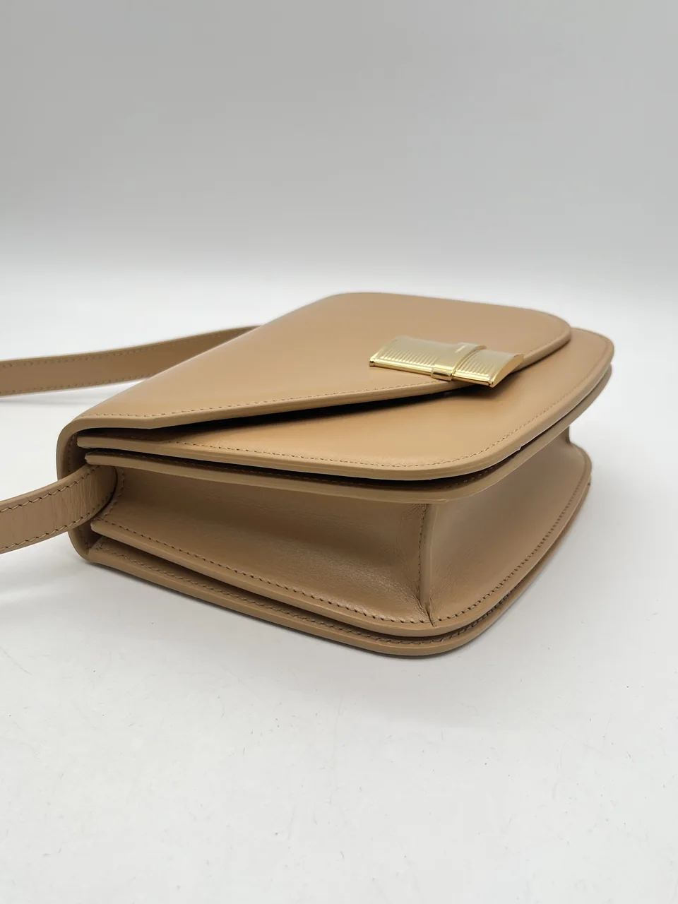 SALVATORE FERRAGAMO SHOULDER BAG (BEIGE) view 4