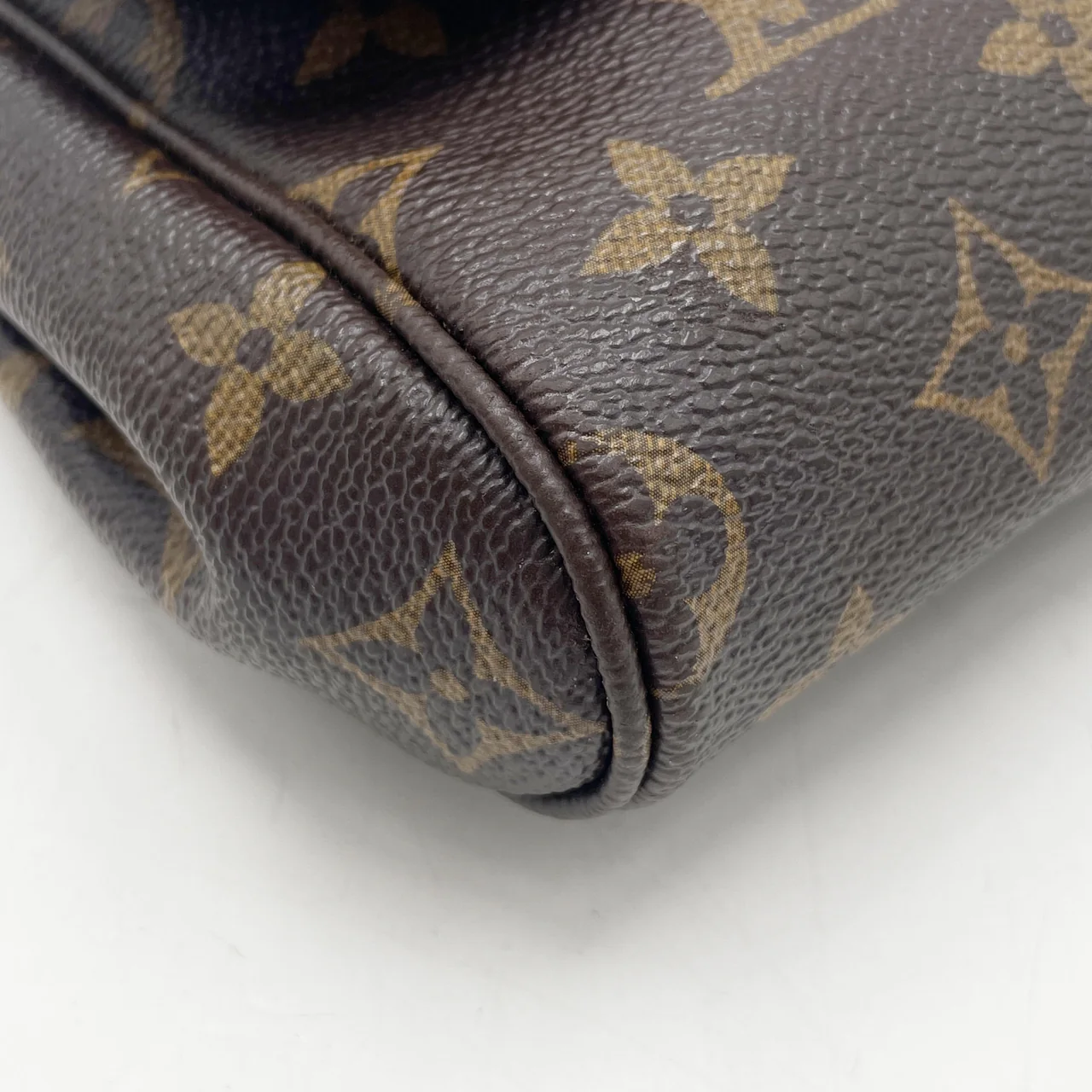 LV MONOGRAM FAVORITE PM view 4